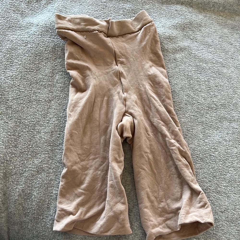SPANX Mid-Thigh short shaper